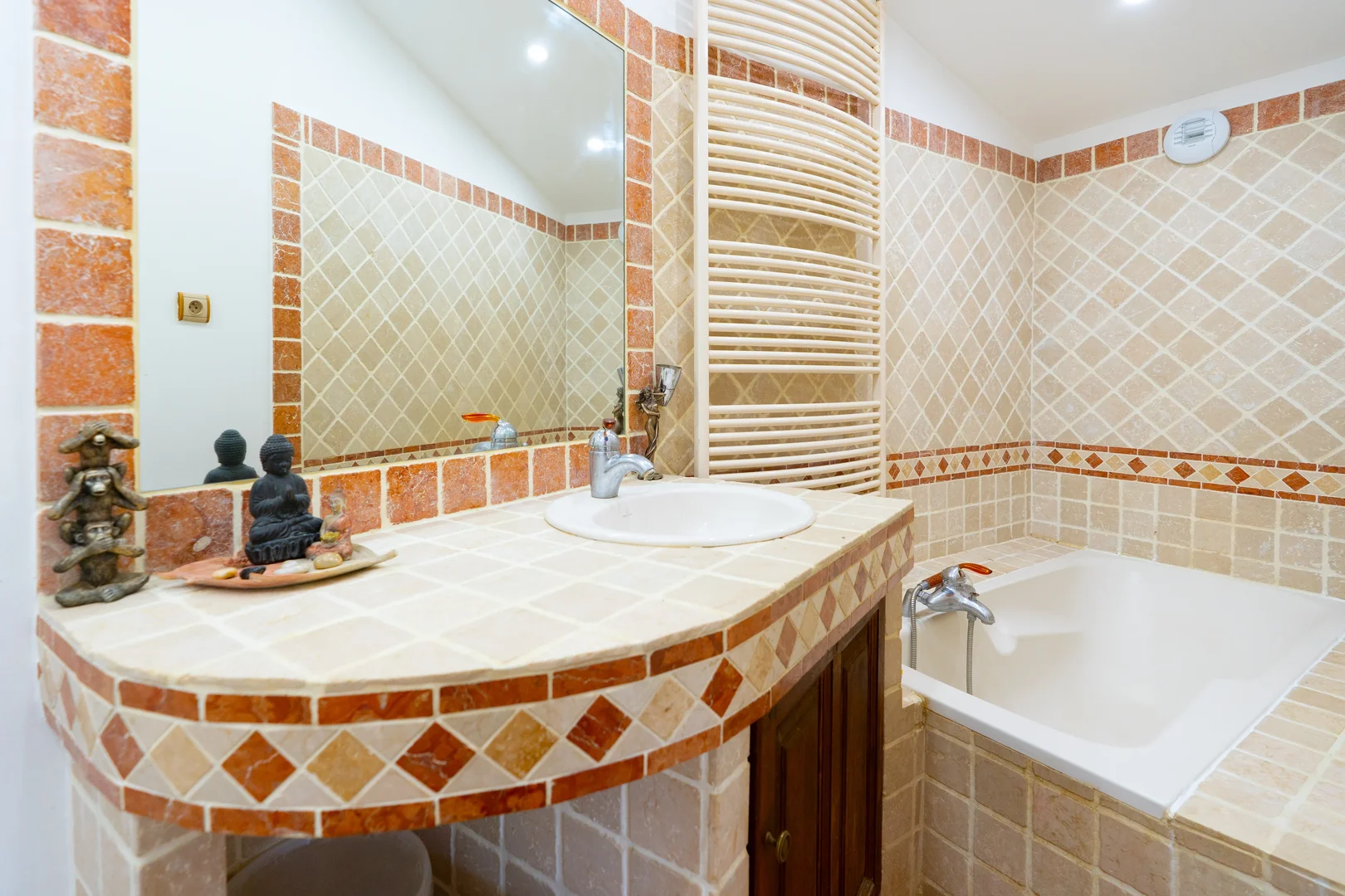 b&b bed and breakfast dans une maison d'hôtes à Nîmes