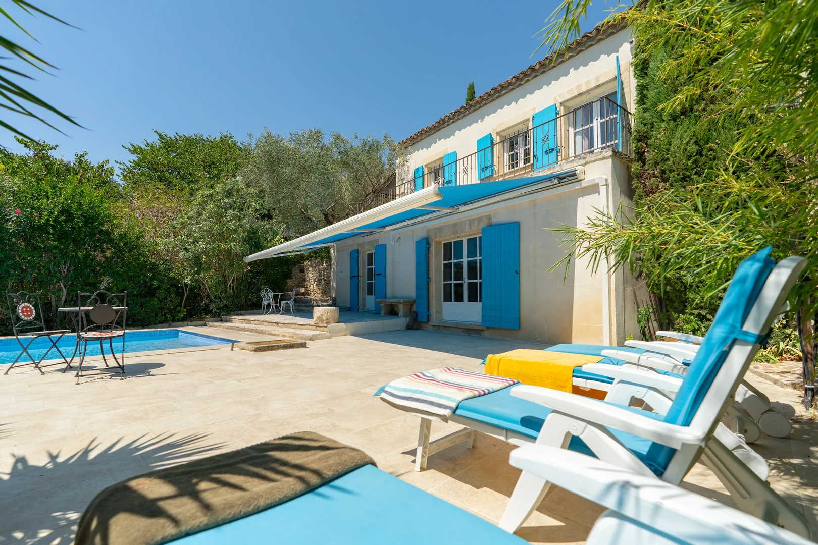 Chambre d'hôtes et maison d'hôtes avec piscine à Nîmes réservée aux adultes